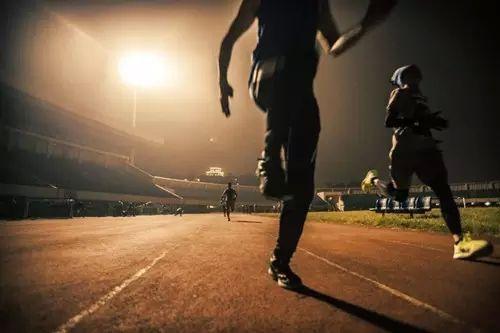 也展望他与 也展望他与