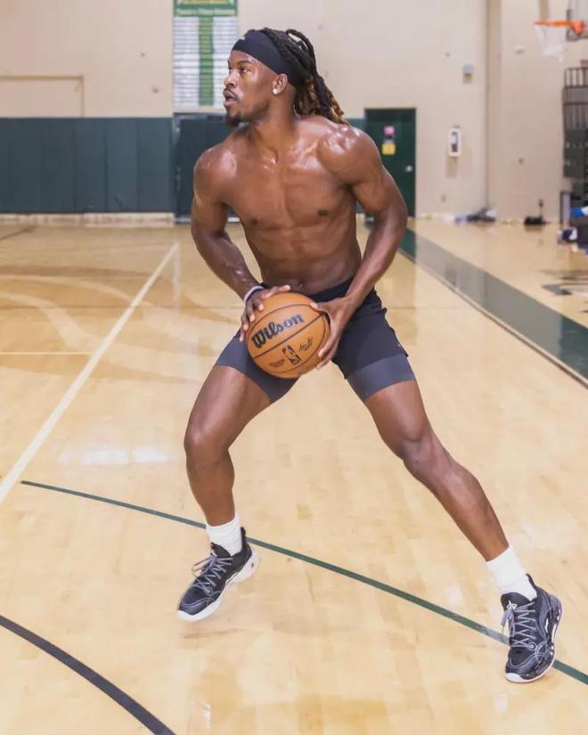 曼联共有1 曼联共有1