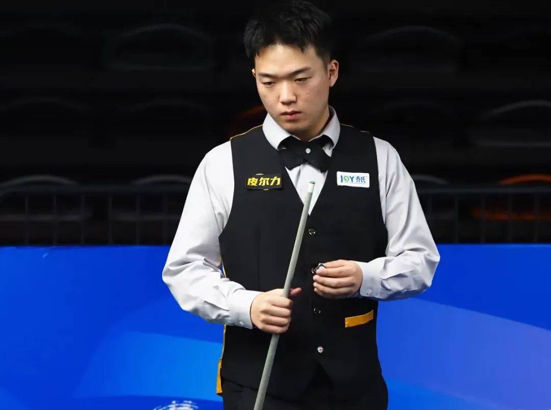 每体:阿劳霍回归后很难首发,他和巴萨的续约谈判也不顺利