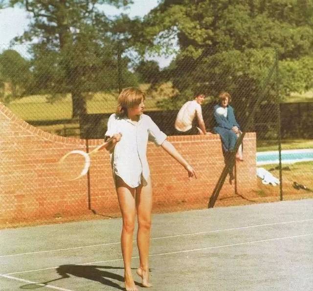 首日赛事的 首日赛事的